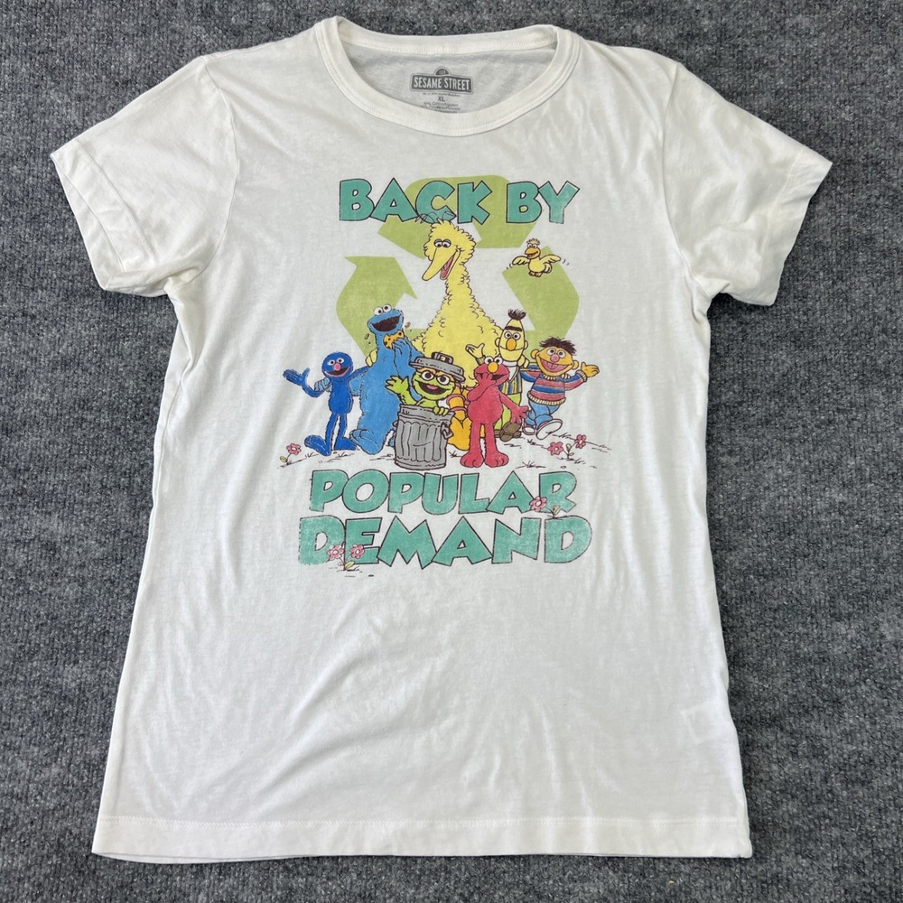 Sesame Street "back by popular demand" Kids t-shirt Size XL Vintage 2009